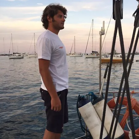 Barca A Vela Didi Úszó hotel Formia